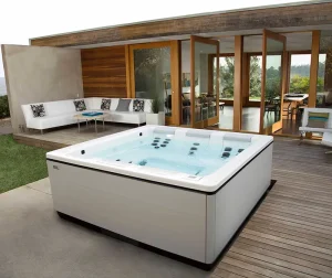 Hot water tub