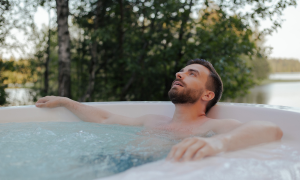 Massaging hot tub